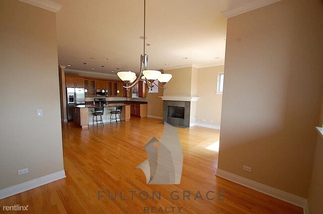 Building Photo - 3601 N Southport Ave