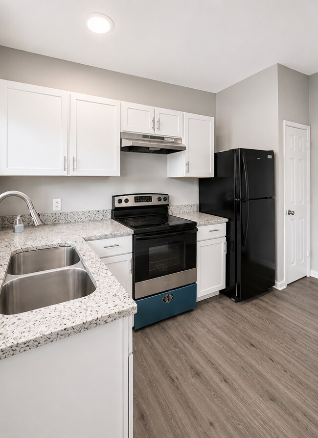 Foto del edificio - HALF OFF SECURITY DEPOSIT! Renovated 3BR/2BA Home with Garage & Huge Yard