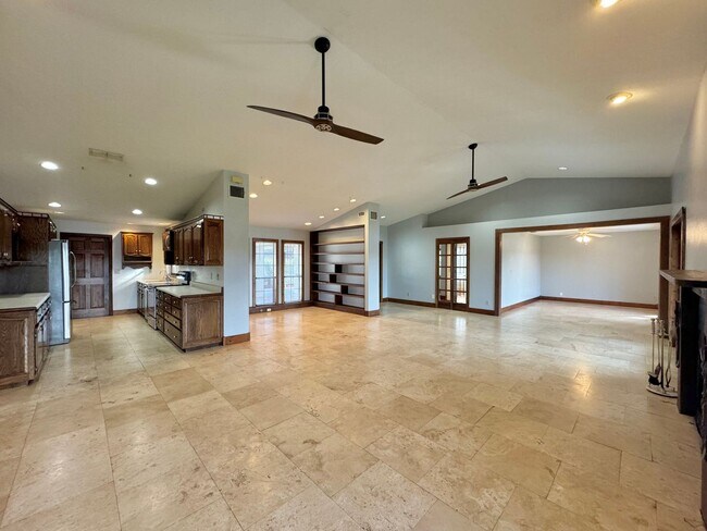 Foto del edificio - 1.6 Acre Lakefront Lot