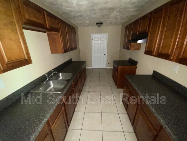 Building Photo - 3312 Daisywood Ln