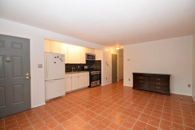 Foto del edificio - Renovated Two Bedroom