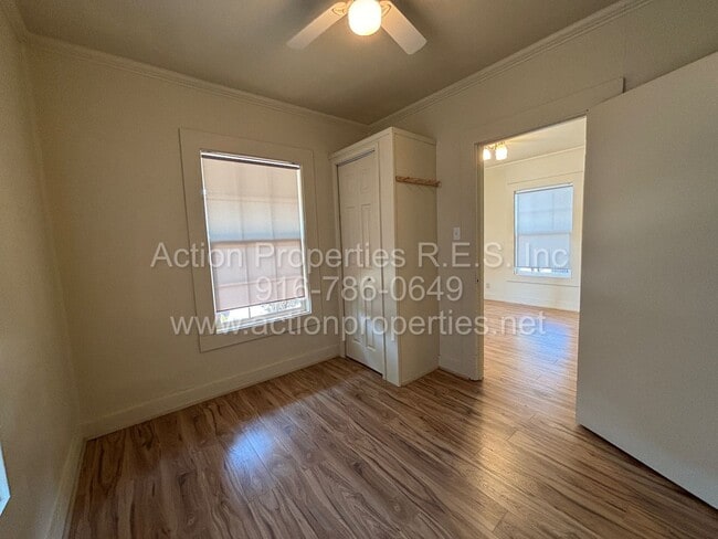 Building Photo - Updated Cottage - Downtown Roseville - 1 B...