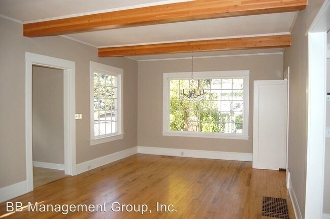 Foto del edificio - 2626 SW Upper Drive Pl