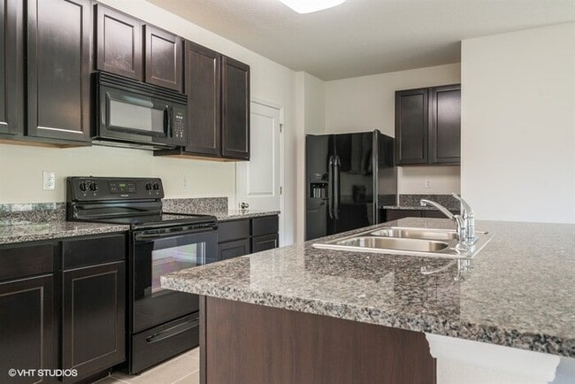 Building Photo - 4 Bed/3 Bath Home in Bradenton in San Lorenzo