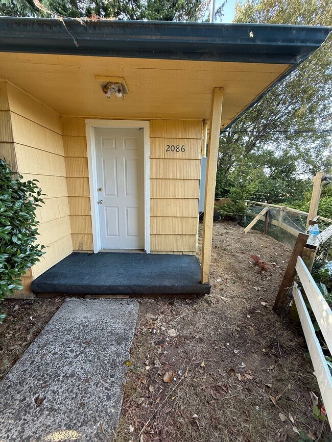 Building Photo - 2086 McPherson Ave