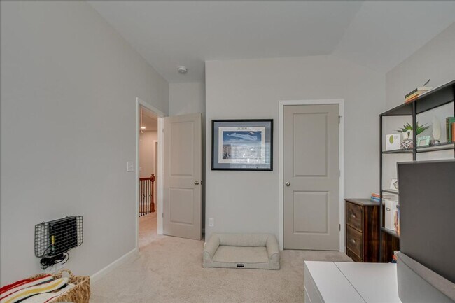 Building Photo - 211 Palisade Rdg