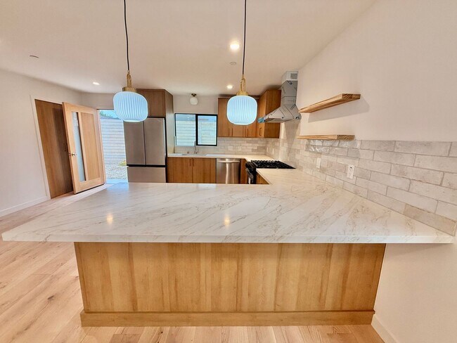 Foto del edificio - 2427 Shoredale Ave