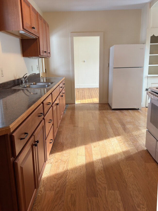 Photo - 14 Maple St House