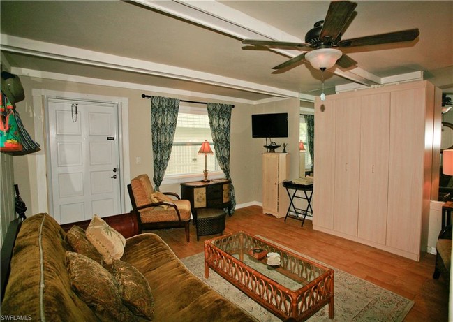 Foto del edificio - 6777 Winkler Rd