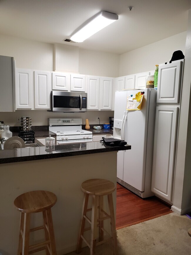 Foto del edificio - 4144 Fountainside Ln
