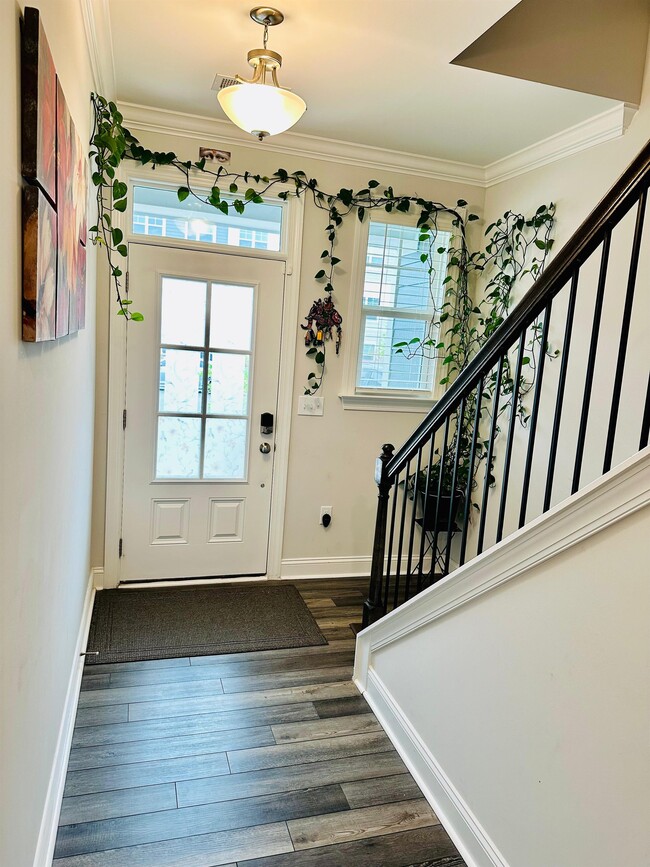 Building Photo - 1319 Rosepine Drive