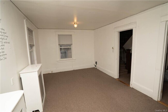 Building Photo - 133 Chauncey Ave