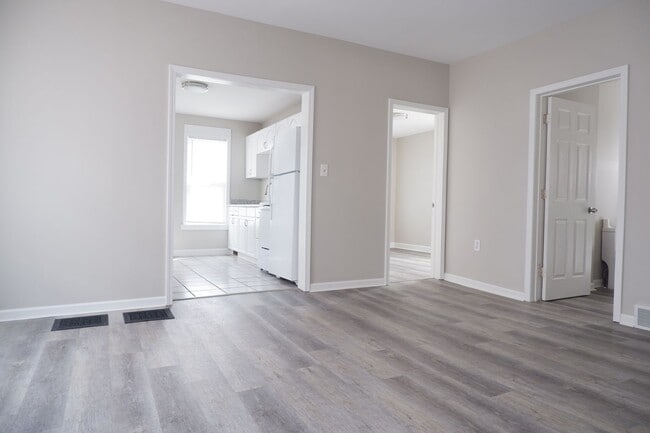 Building Photo - Must see two bedroom Apartment in bustling...