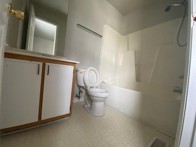 Building Photo - 314 Ardale Dr