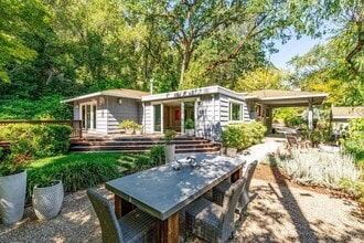 Building Photo - 850 Conn Valley Rd