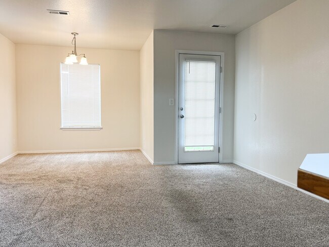 Foto del edificio - 8220 N Loch Haven Dr