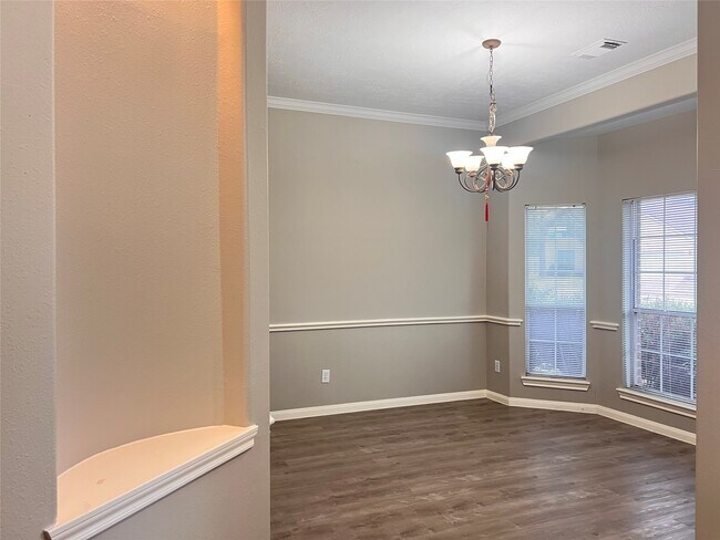 Building Photo - 18215 Linden Forest Ln