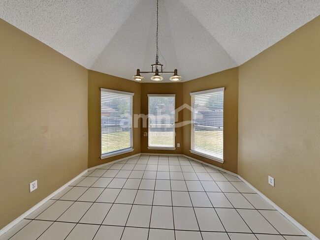 Foto del edificio - 6501 Gardenia Dr