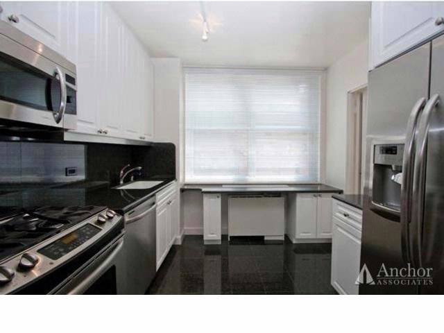 Building Photo - 1385 York Ave