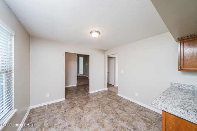 Building Photo - 3702 Bartlett Ct