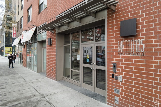 Entrance - Metro 125 Apartments