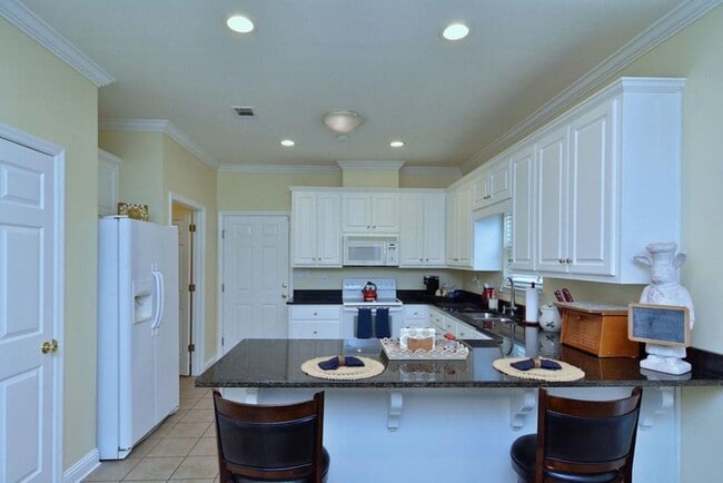 Foto del edificio - 1900 Sussex Ct