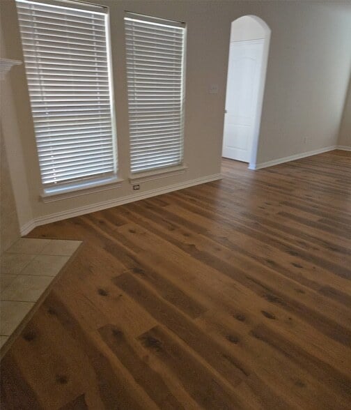 Photo - 440 Bentson Dr House