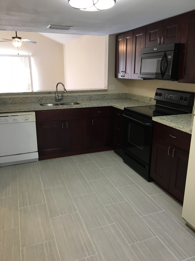 Photo - 17464 Dumont Dr Townhome