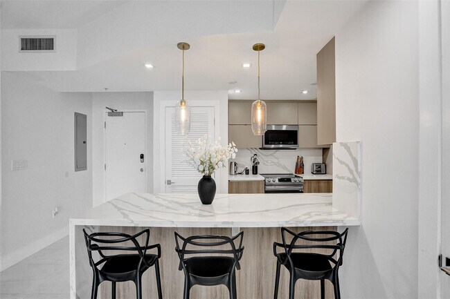 Foto del edificio - 3000 NE 188th St