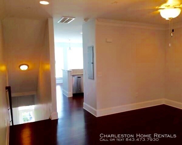 Building Photo - 712 S Shelmore Blvd