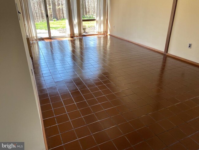 Building Photo - 2556 Vale Ridge Court