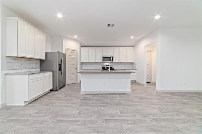 Foto del edificio - 7207 Sunbreeze Ln