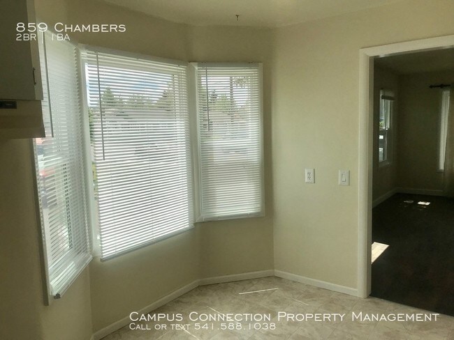 Foto del edificio - 859 Chambers St
