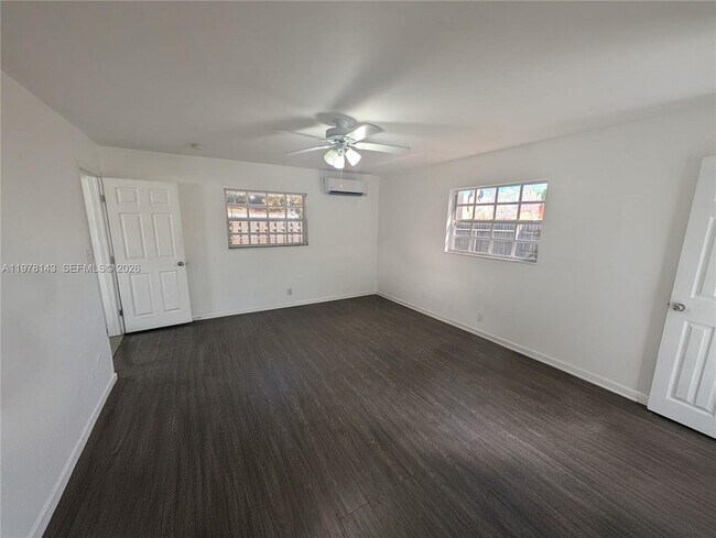 Building Photo - 232 SW 23rd St