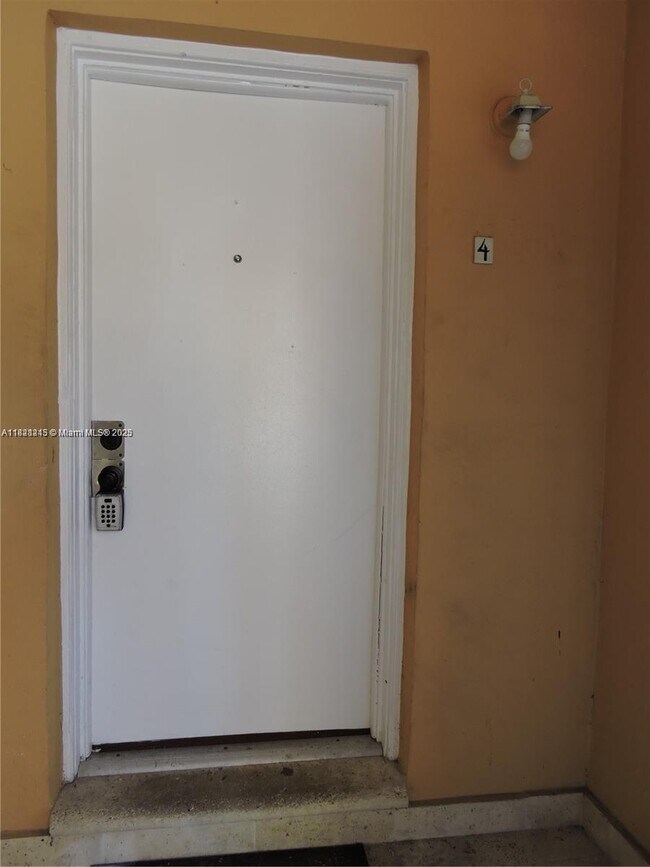 Foto del edificio - 6170 SW 62nd Terrace
