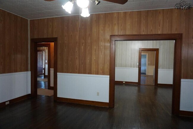 Building Photo - 1114 Monroe St