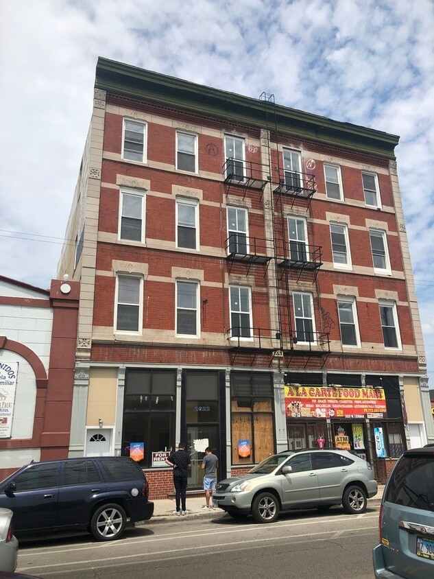 Foto principal - 2620 W Cermak Rd
