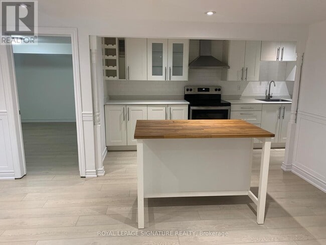 Building Photo - 34 Stevens Crescent