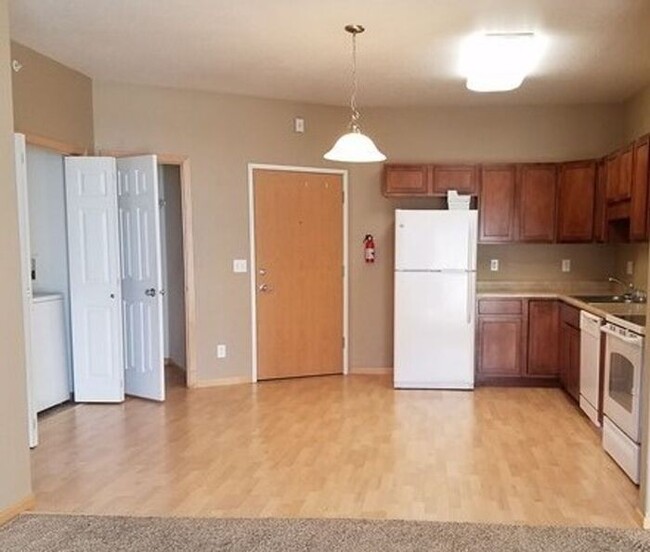 Building Photo - $1,150 | 3 Bedroom, 2 Bathroom Condo | Dog...