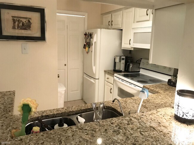Foto del edificio - 2 br, 2 bath Condo - 3312 Wyndham Circle, ...