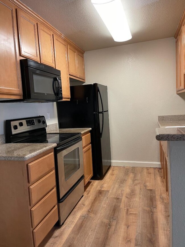 Building Photo - 2658 Somerset Park Cir