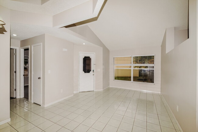 Foto del edificio - 1446 Pon Pon Ct