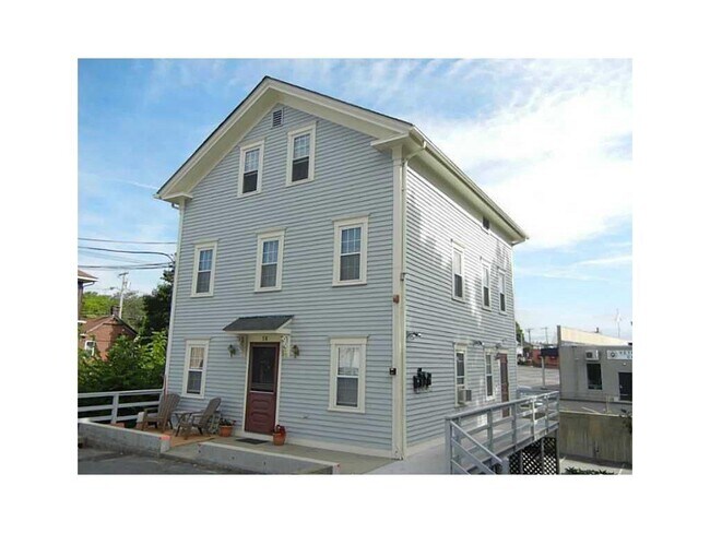 Building Photo - 16 Bridge St