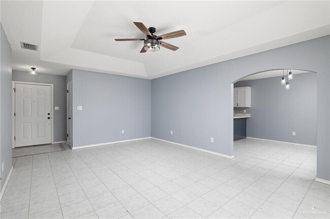 Building Photo - 2401 Wildflower Dr