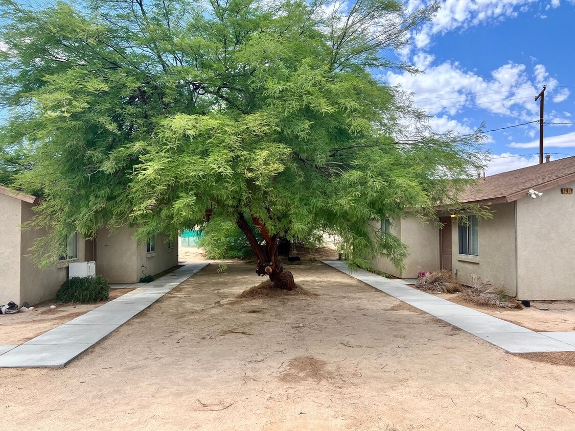 Primary Photo - 6484 Desert Knoll Avenue
