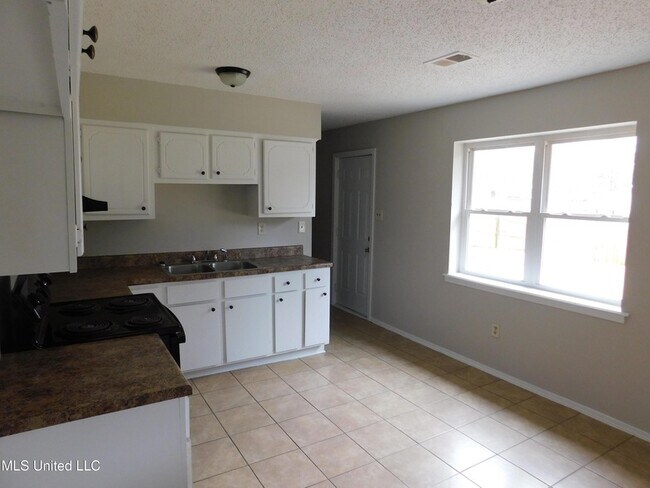 Foto del edificio - 5431 Nail Rd