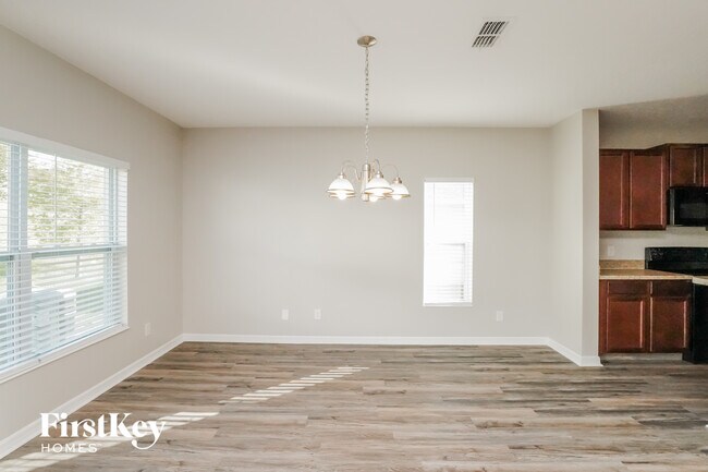 Foto del edificio - 644 Black Eagle Dr