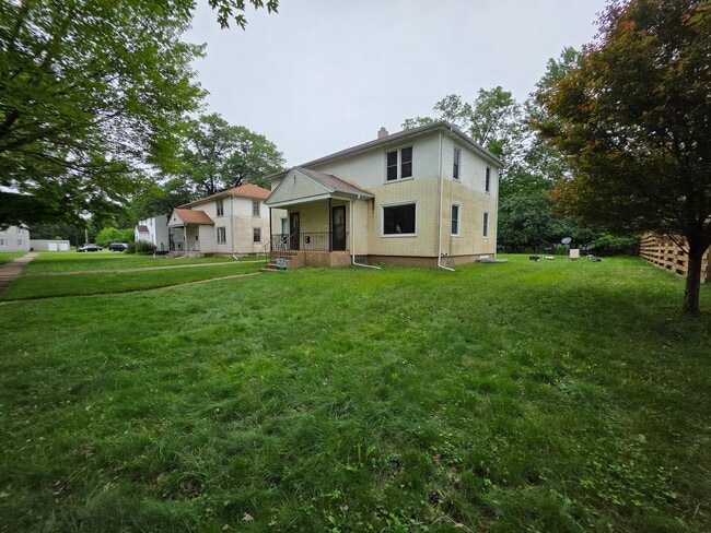 Building Photo - 626-628 Ripley Ave