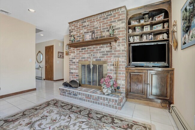 Foto del edificio - 1637 Holbrook St