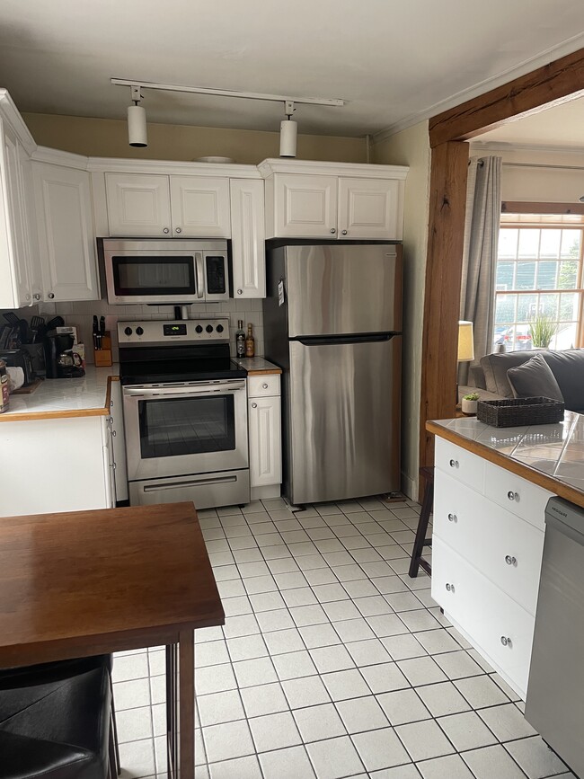 Kitchen - 13 Holland St